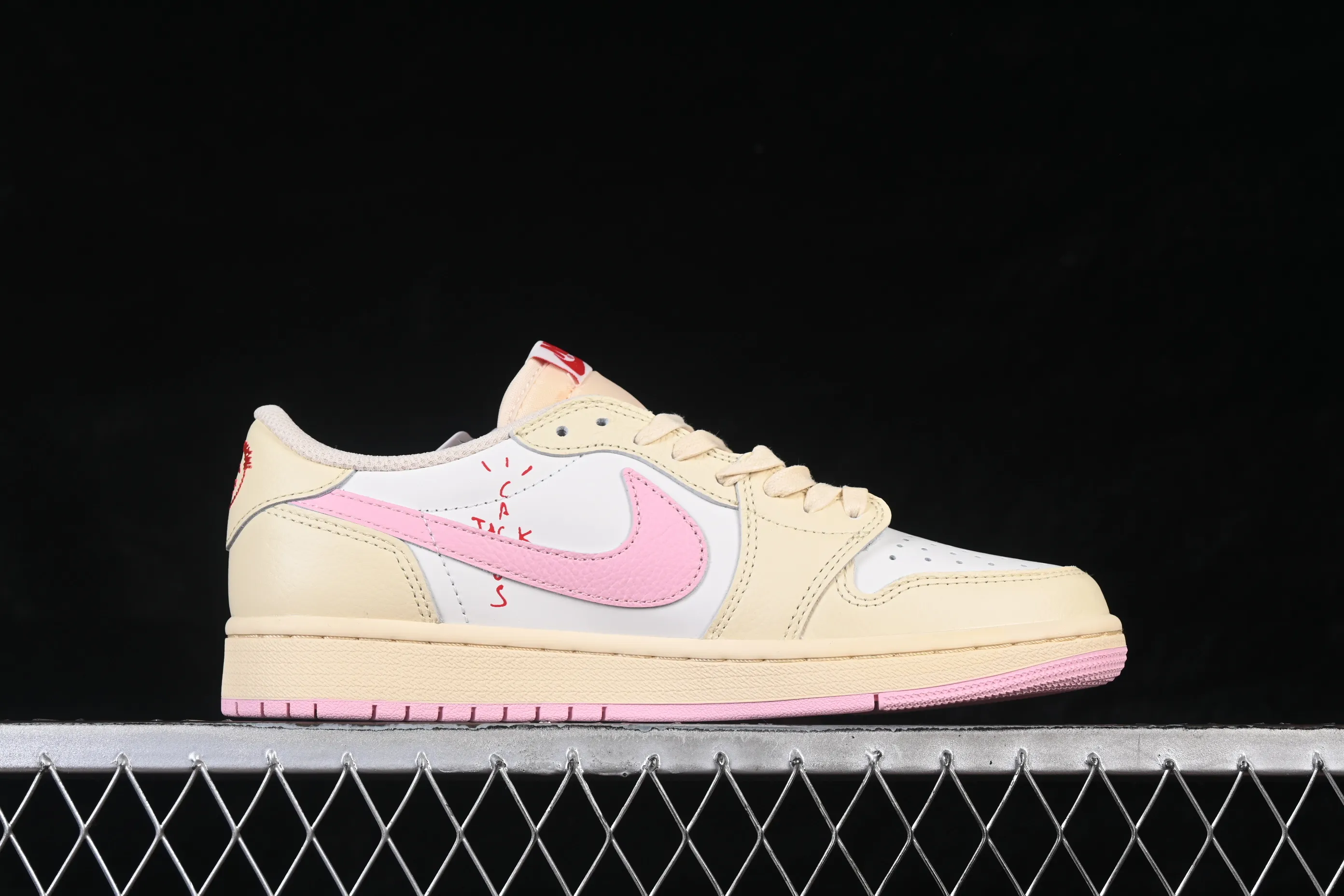 All categories Air Jordan Jordan series basketball shoes Air Jordan 1 Low Travis Scott x Air Jordan 1 Low OG AJ1 Joe 1 undercut low IQ7604-101